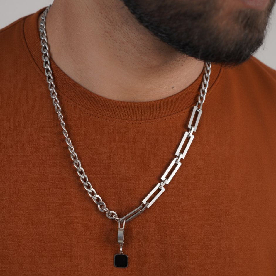 Close-up of double layer silver chain and pendant necklace – Sri Lanka jewellery