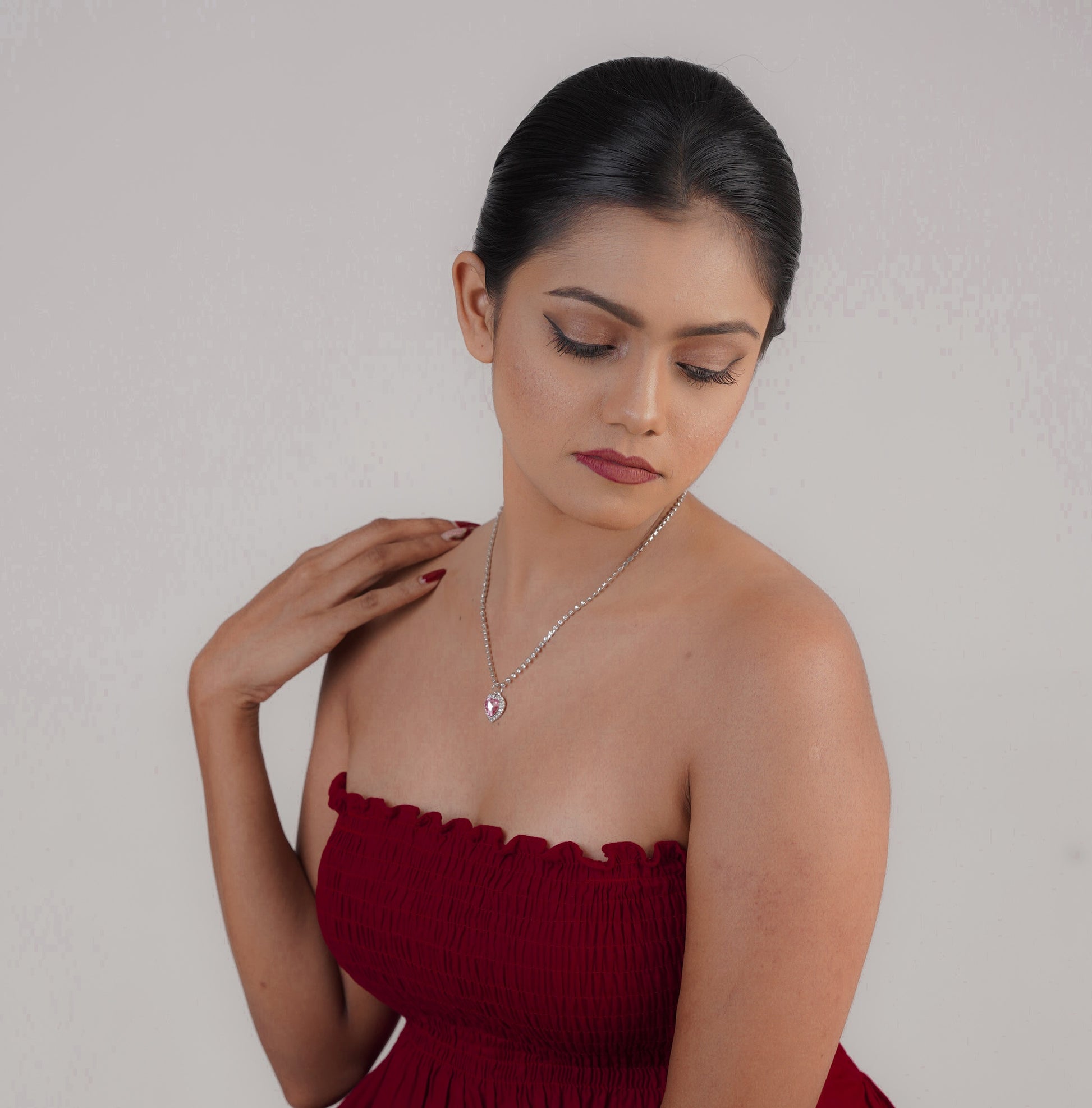 Crystal pink necklace paired with matching earrings – Luxteno Sri Lanka