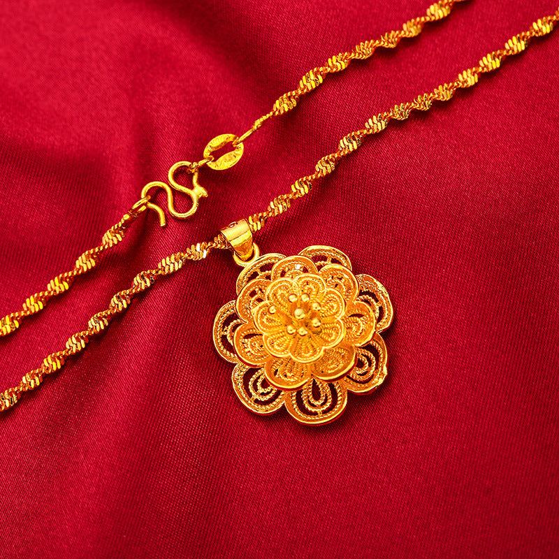 Gold peacock pendant necklace displayed on bust 2– Sri Lanka jewellery