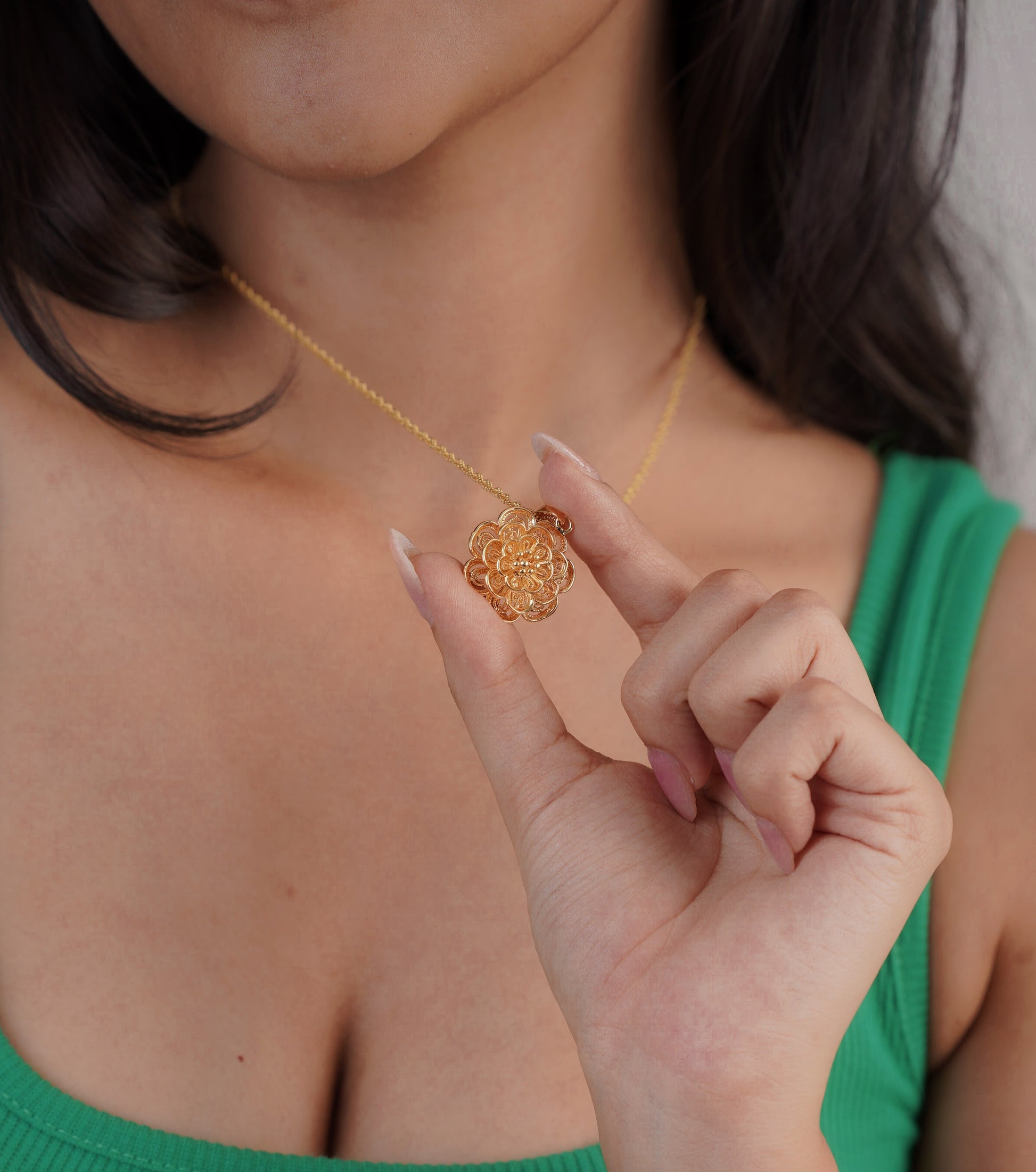 Side view of gold peacock pendant necklace – Luxteno Sri Lanka