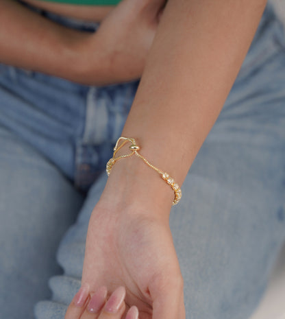 Close-up of zircon stones on two-tone clasp bracelet – Sri Lanka jewellery