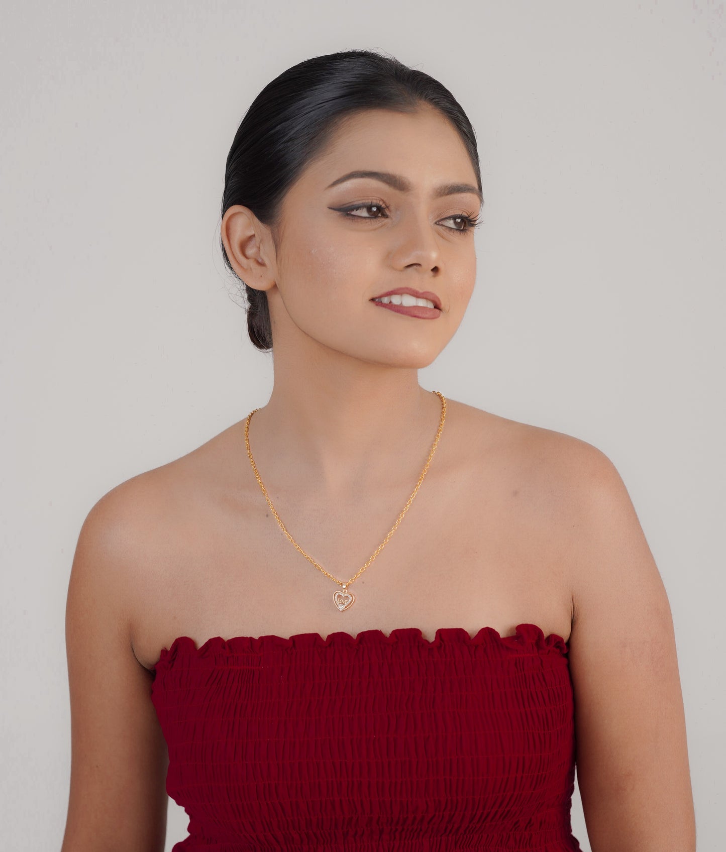 Scallop shell pendant necklace styled with red top – Luxteno Sri Lanka