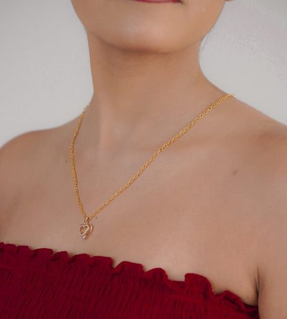 Minimalist shell pendant necklace displayed on side– Luxteno Sri Lanka
