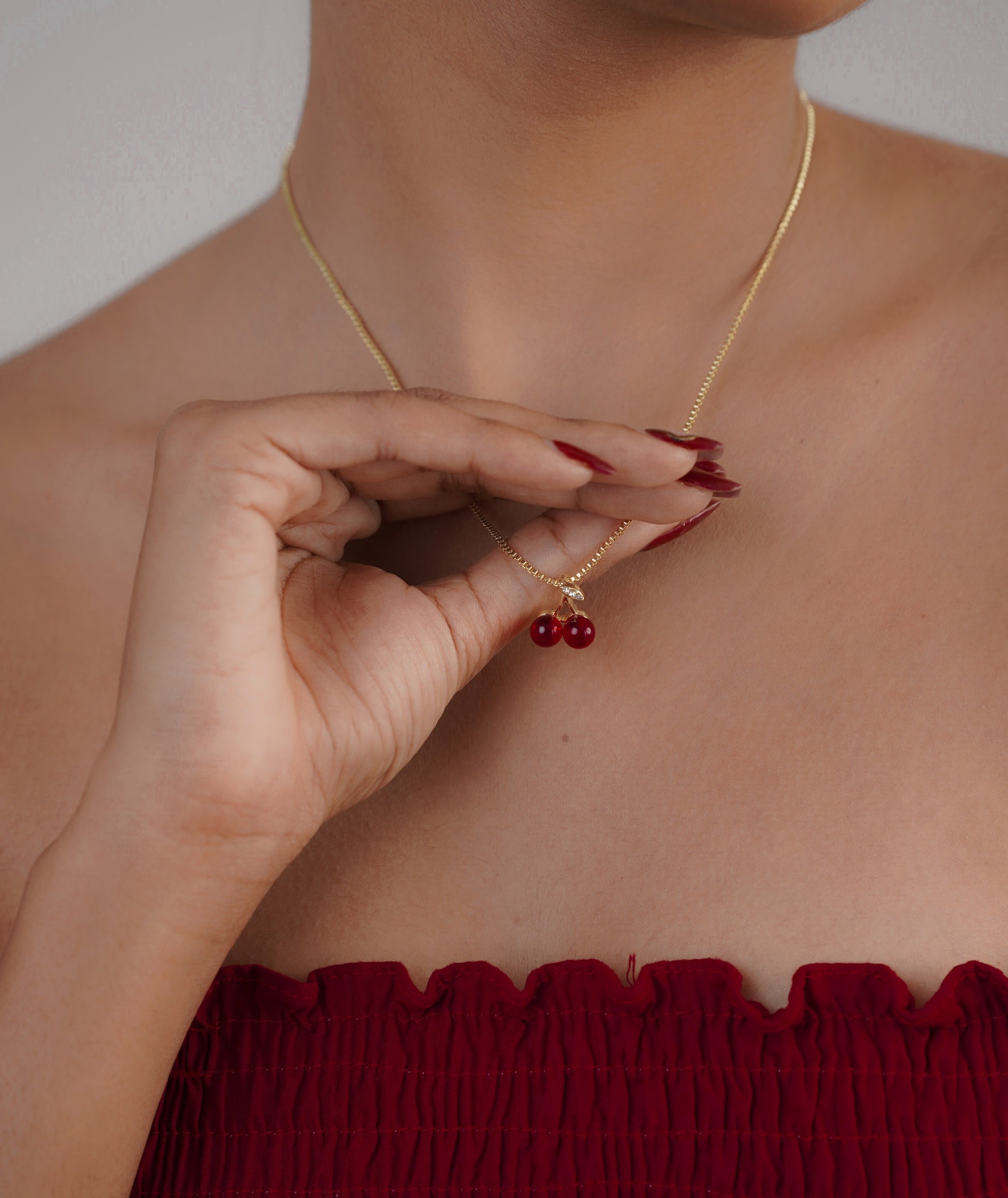 Red cherry heart pendant necklace displayed on white background – Sri Lanka jewellery