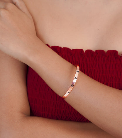 Side view of rose gold love letter charm bracelet – Luxteno Sri Lanka