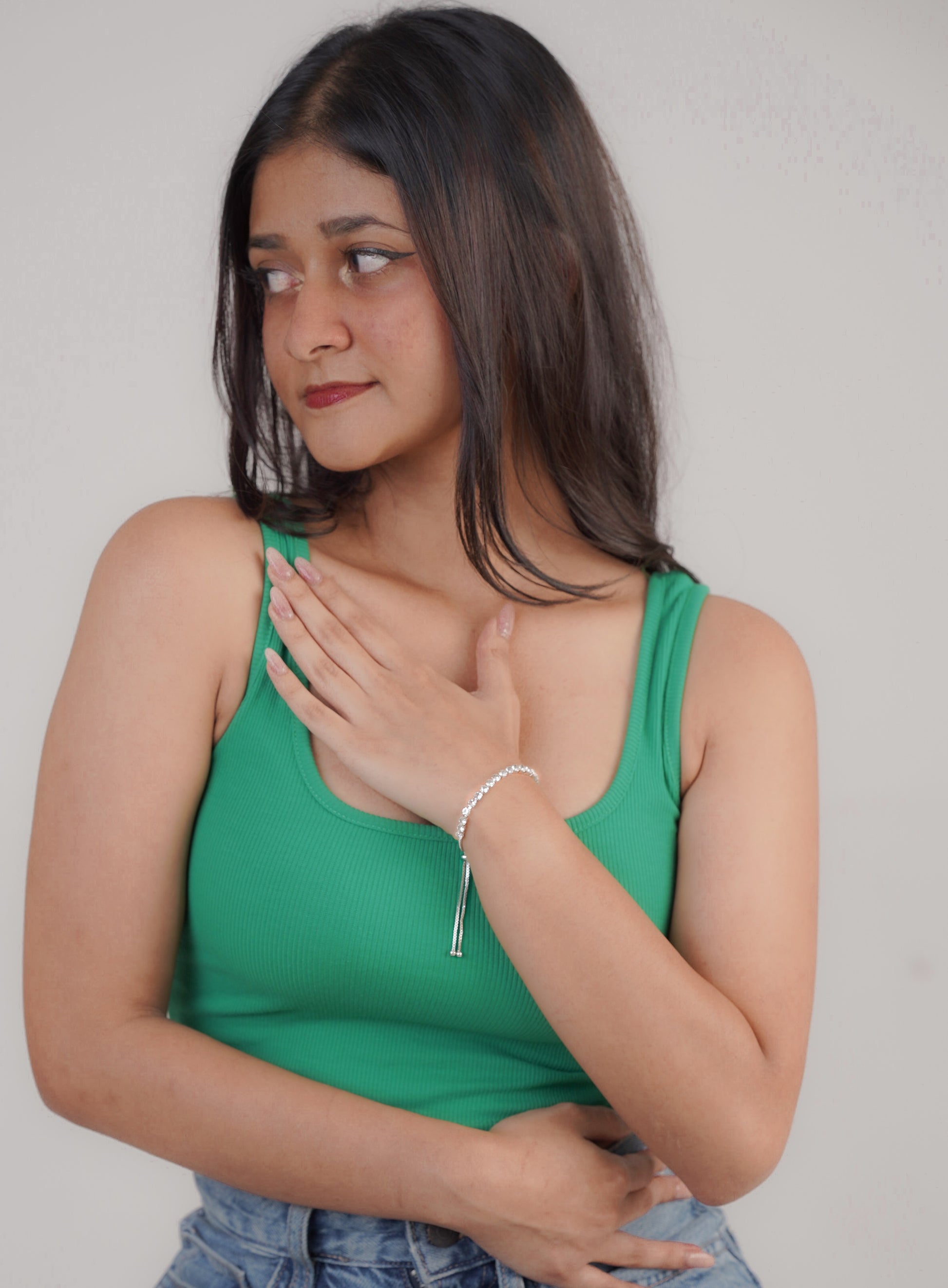 front view of zircon stones on silver bracelet – Sri Lanka jewellery