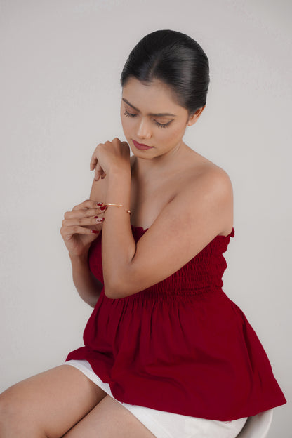 Stacked look with simple gold lines bracelet and rings – Luxteno Sri Lanka