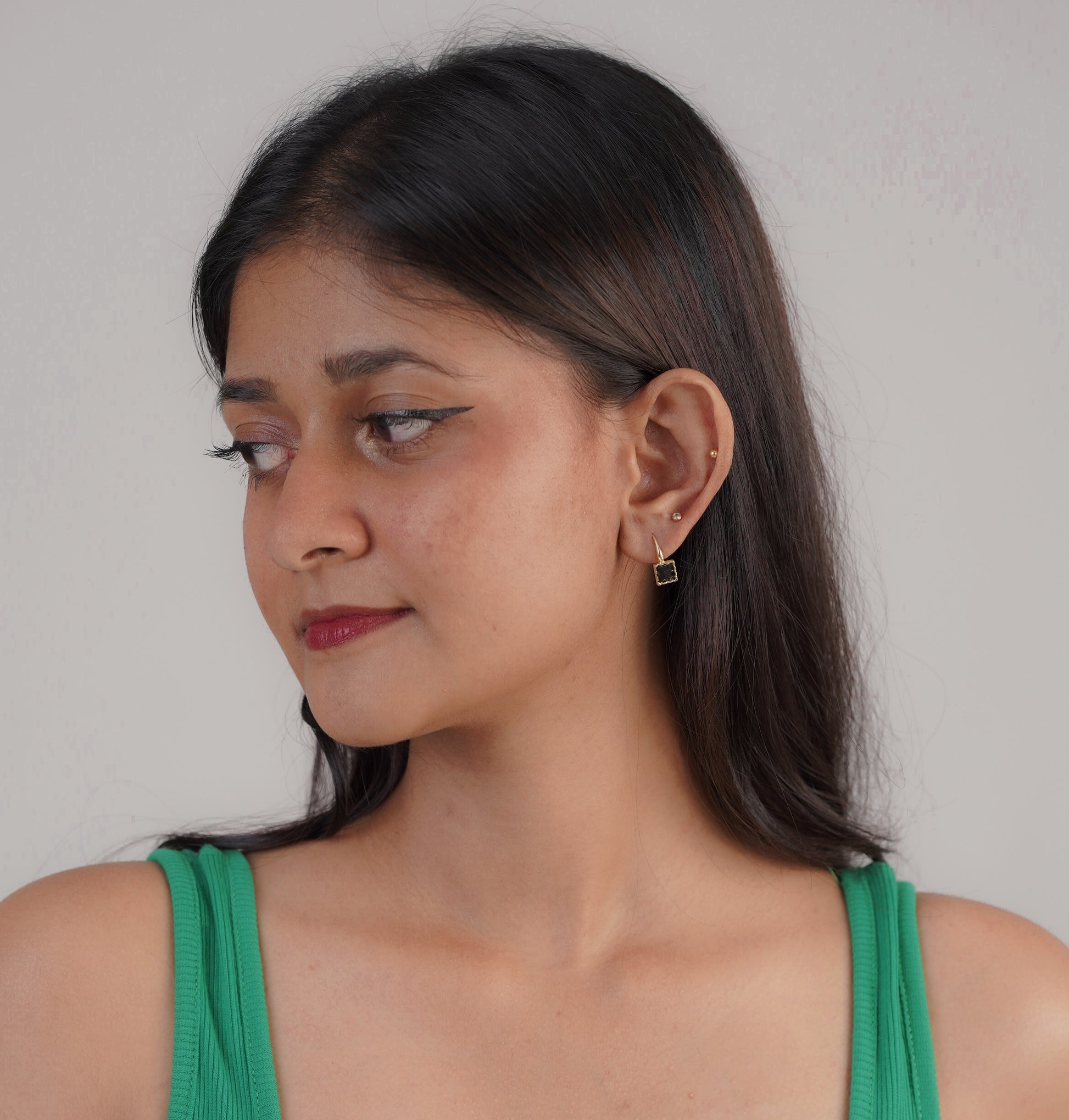 Side view of vintage black square earrings on ear – Luxteno Sri Lanka