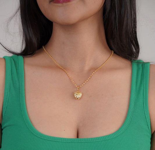 Water wave heart pendant necklace on neck – Luxteno Sri Lanka